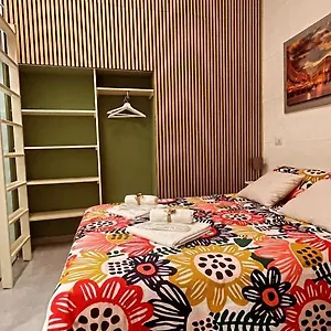 Hrdo House , Syracuse Italia